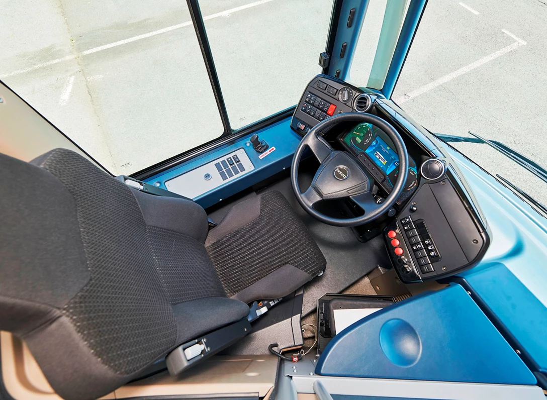 1662439-EWAY_12m_NC_ Driverarea(2).jpg