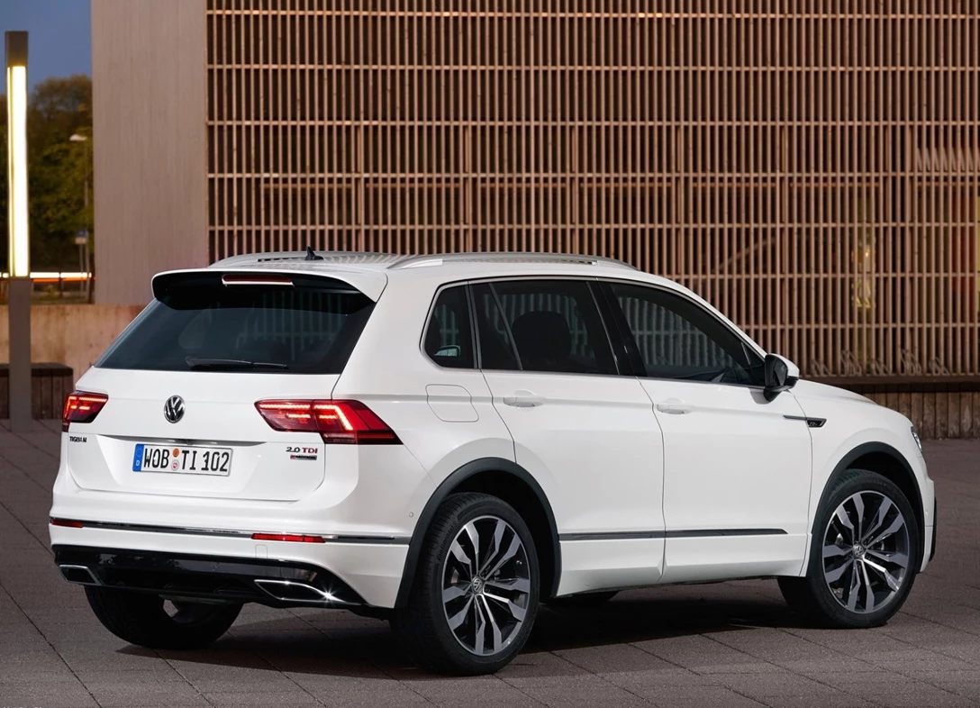 1637927-Volkswagen-Tiguan-2016-02.jpg