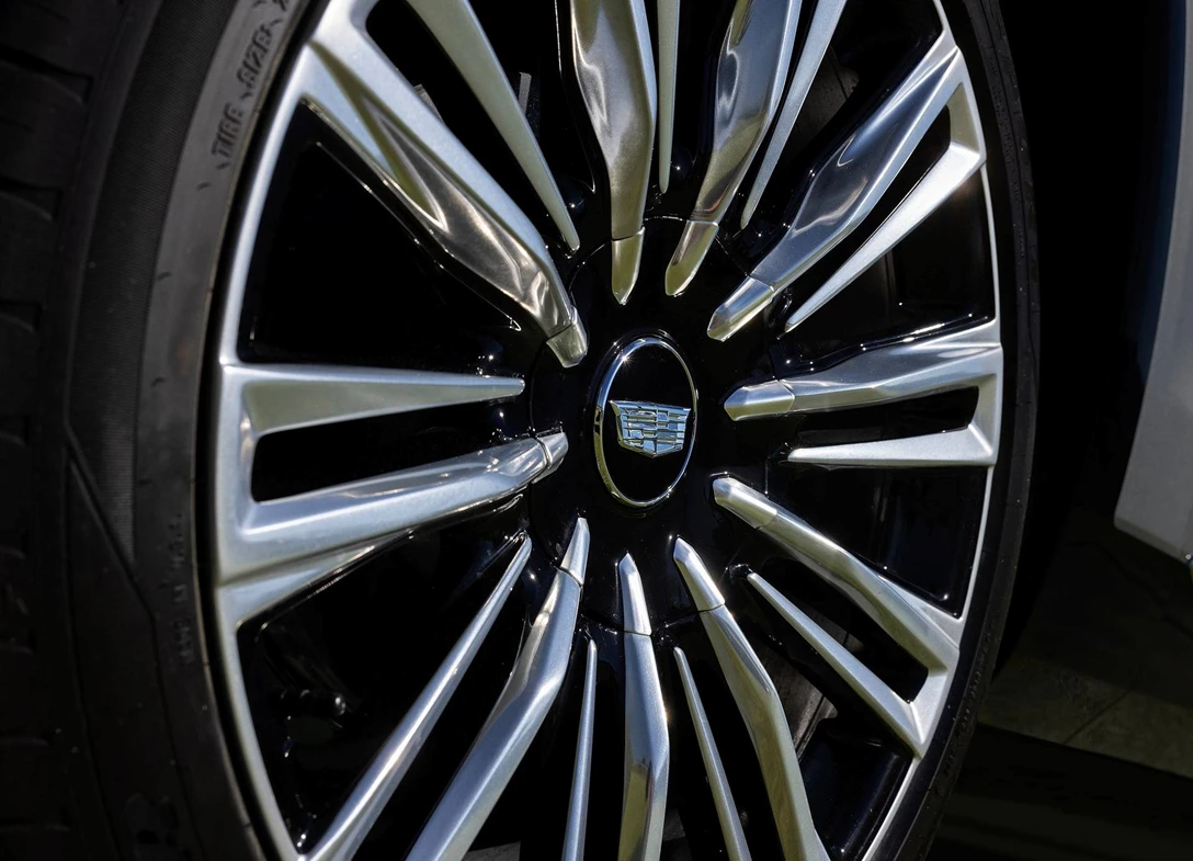Cadillac-Vistiq-2025-15.jpg