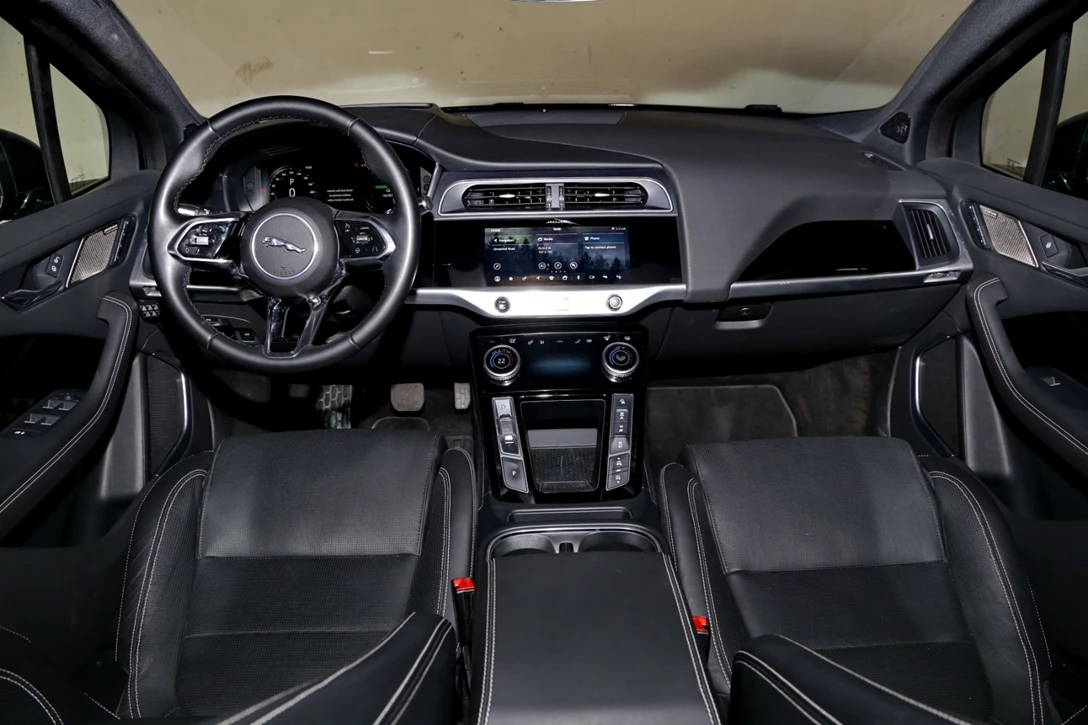 1623180-פנים יגואר2.jpg