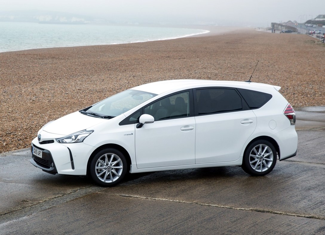 1657729-Toyota-Prius-Plus-2020-01.jpeg