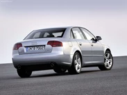 1592166-Audi-A4 5.jpg