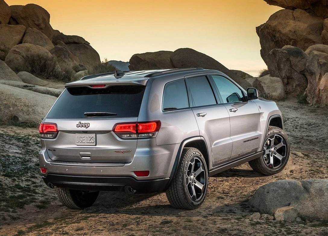 1658422-Jeep-Grand_Cherokee-2020-06.jpg