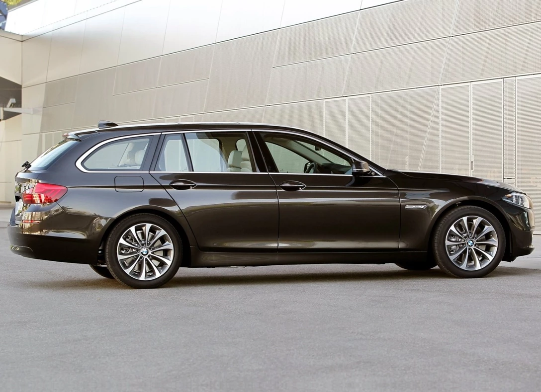 1650214-BMW-5-Series-2016-10.jpg