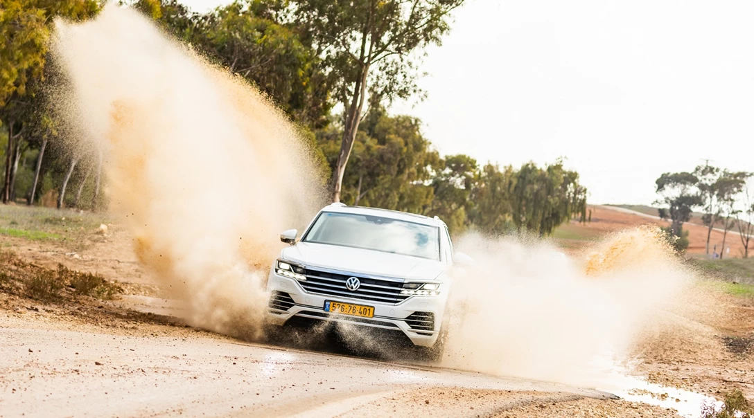 1611492-פולקסווגן טוארג - מבחן דרכים  (19).jpg