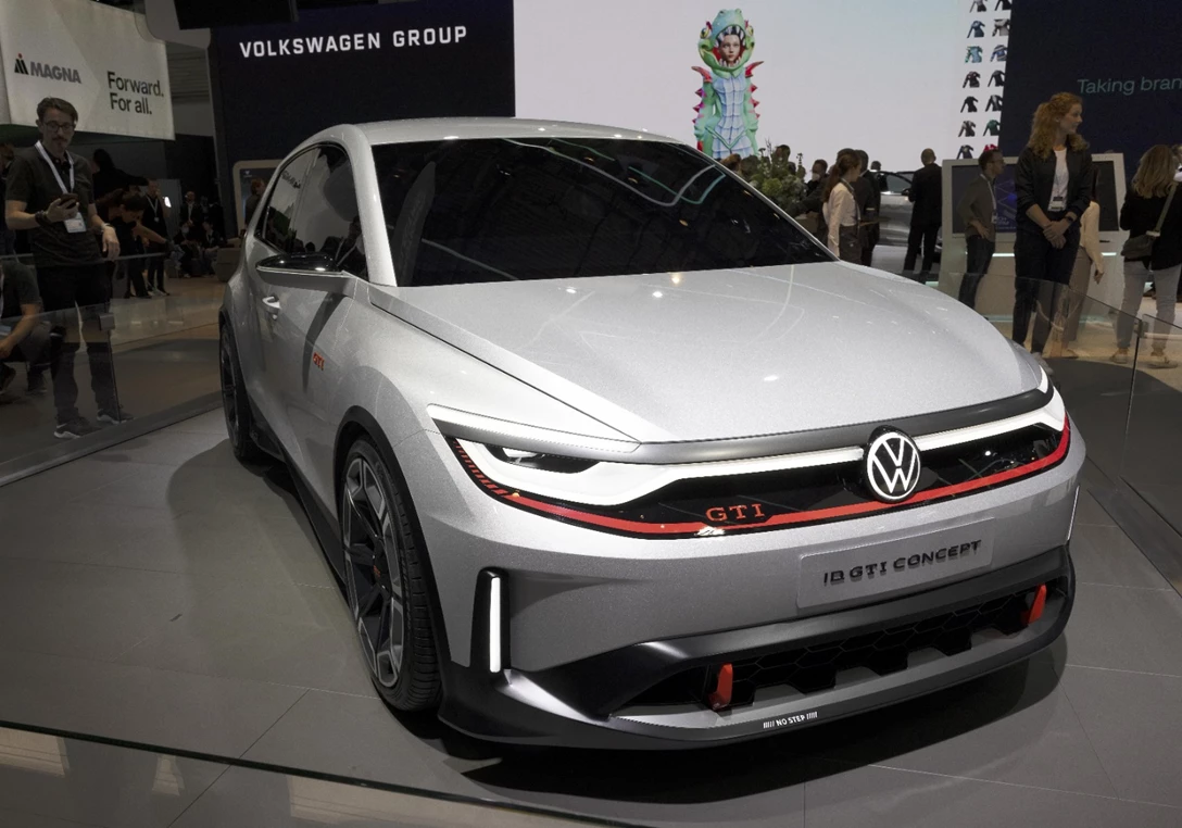 1688070-VW ID GTII-min.jpg