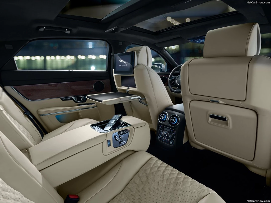1590553-Jaguar-XJ 9.jpg