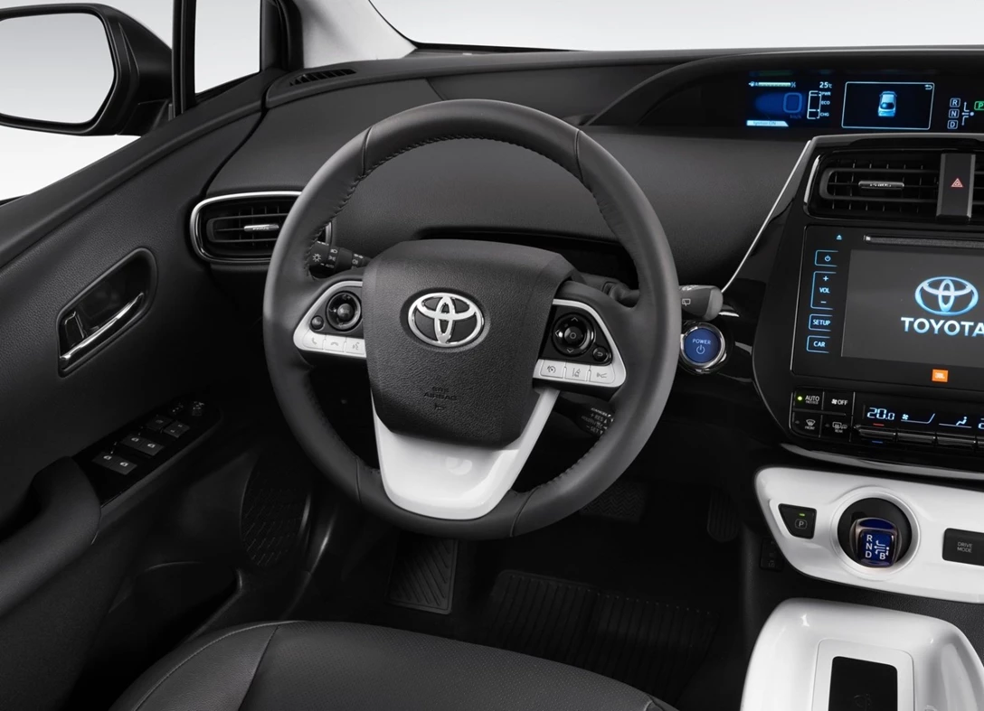1643720-Toyota-Prius-2016-05.jpg
