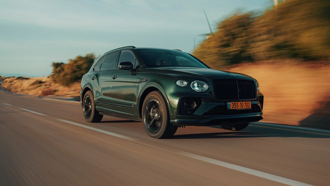 1661390-Bentley Bentayga S 2022.00_05_24_05.Still017 copy.jpg