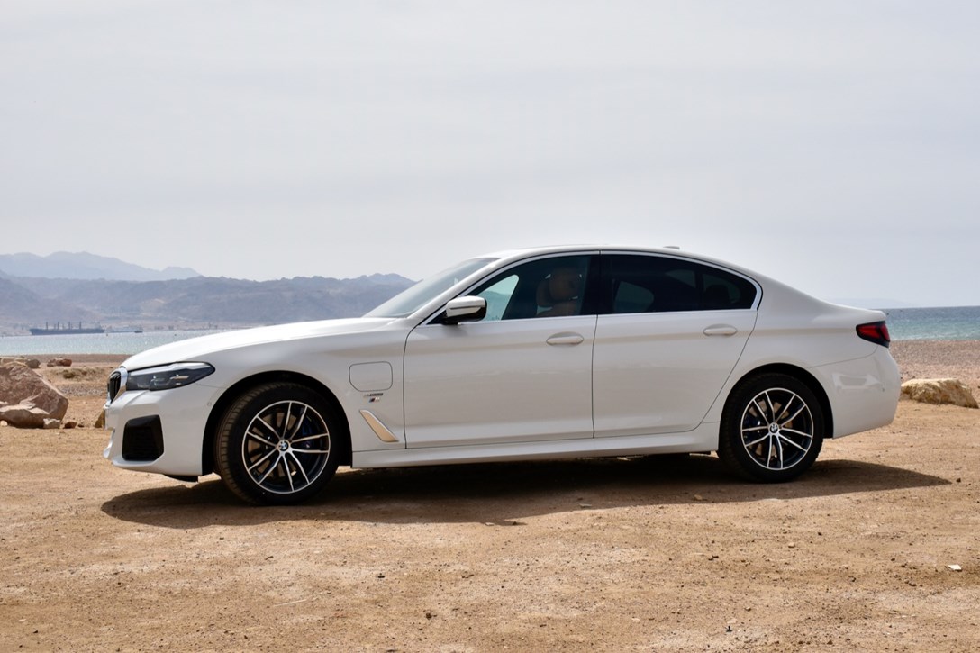 1643334-ב.מ.וו סדרה 5 מבחן דרכים - 1.jpeg