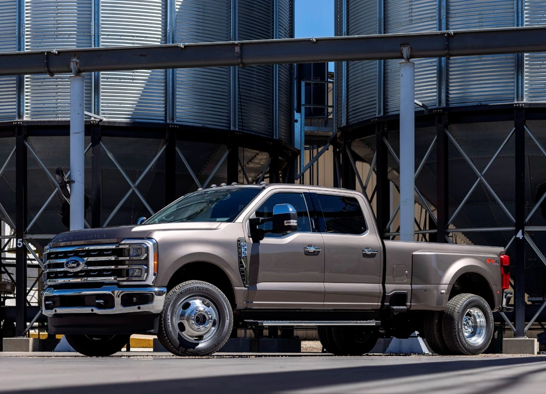 1690805-Ford_F-350_2024-04.jpg