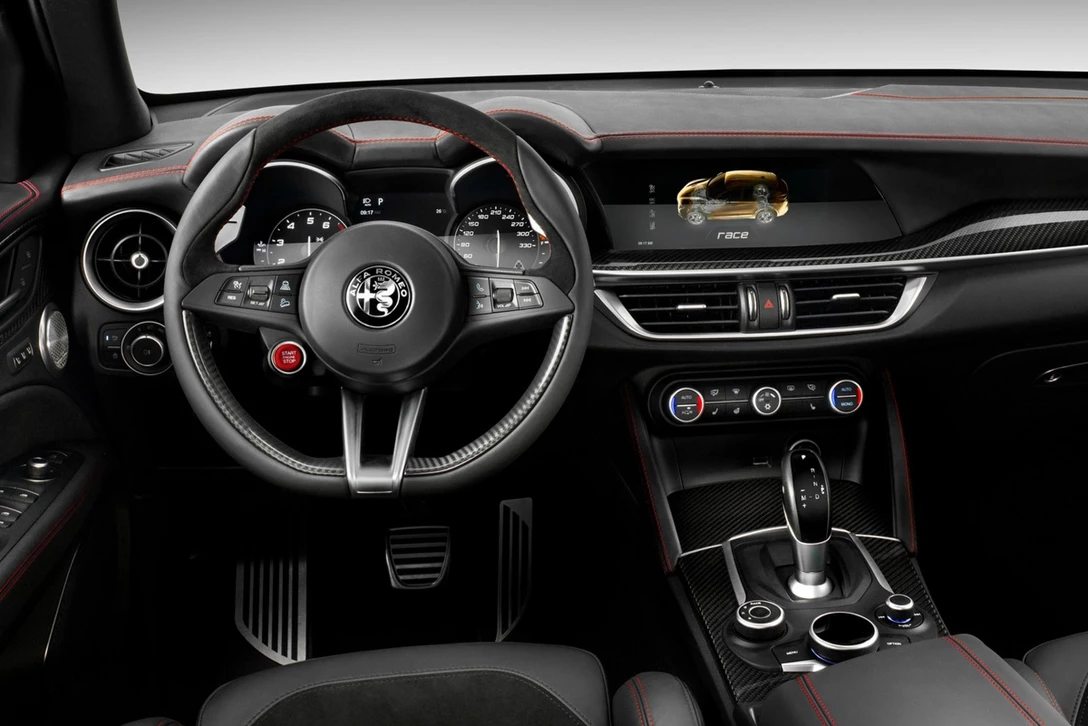 1606805-אלפא רומיאו סטלביו מבחן השקה (4).jpg