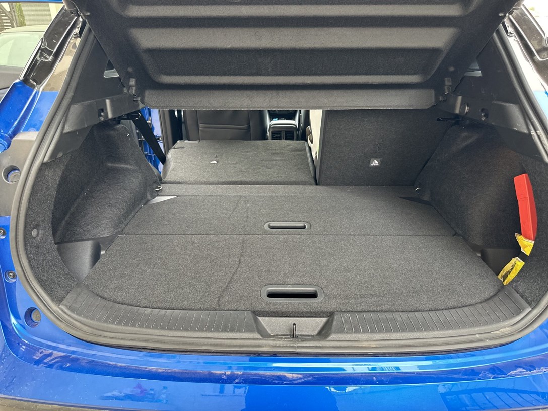 1683023-QASH HYB1 - 7-min.jpeg