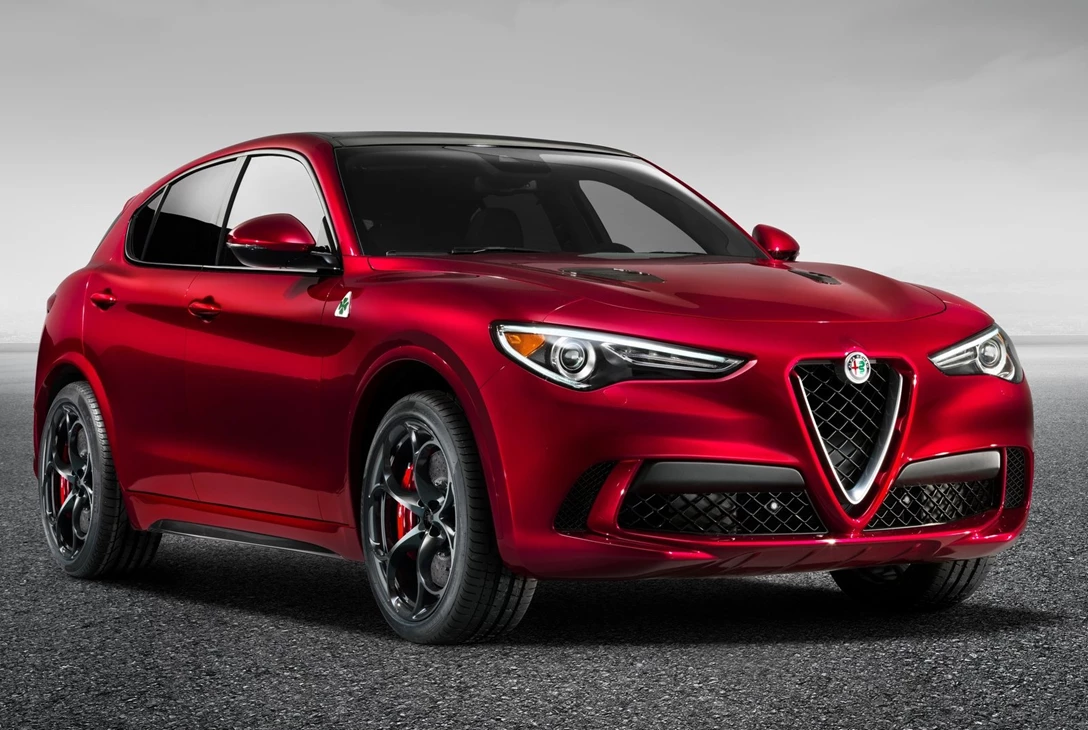 1592921-10-אלפא רומיאו סטלביו תלתן ירוק (4).jpg