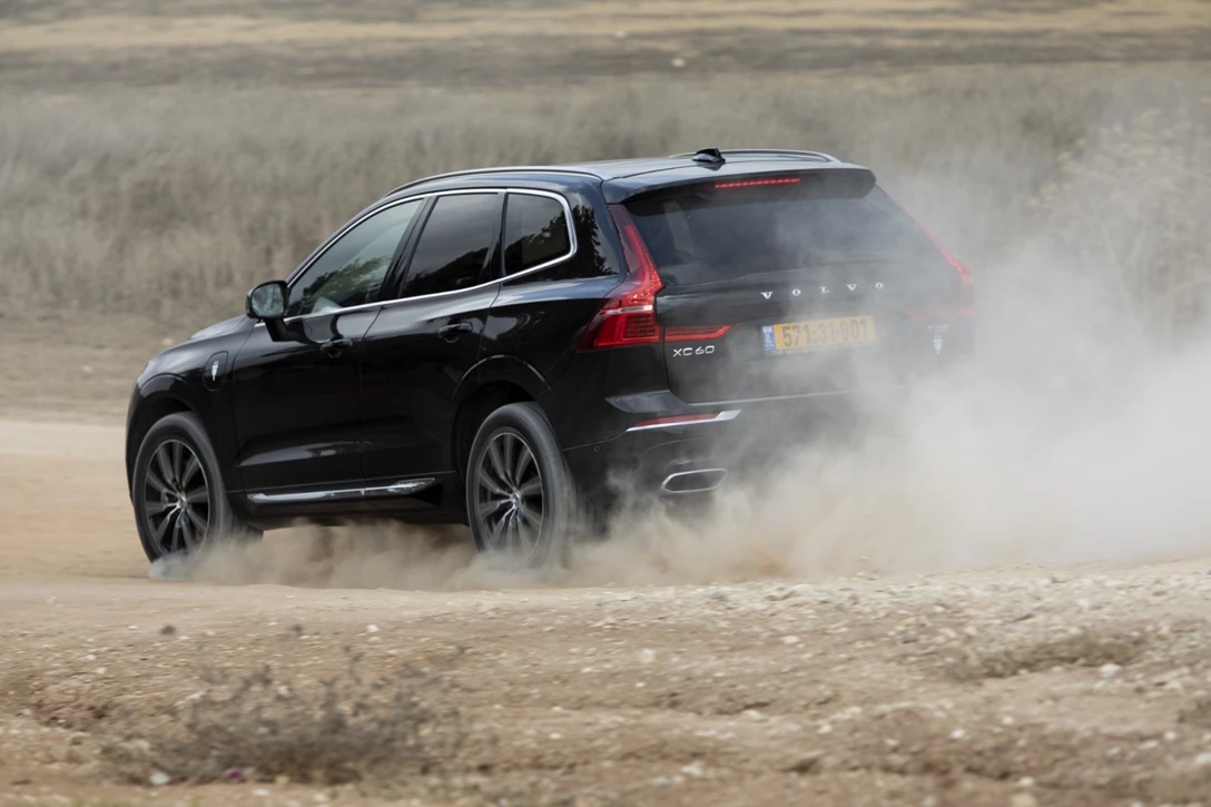 1606229-וולוו XC60 (1).jpg