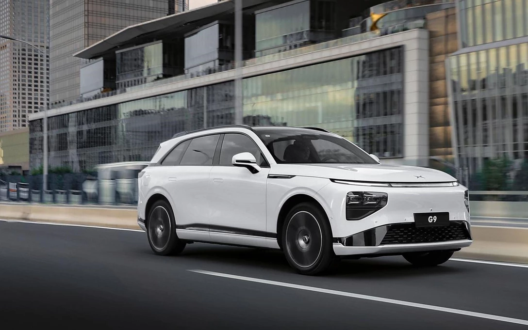 1687879-2023 G9 Front 3QTR Dynamic.jpg