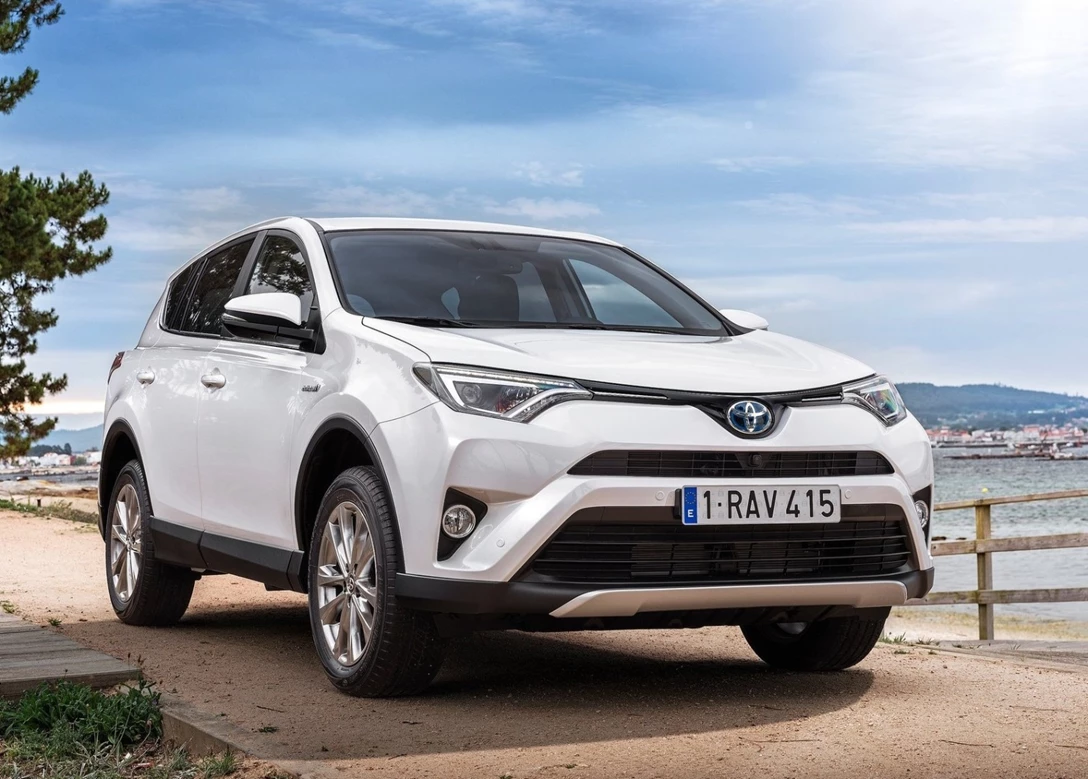 1646118-Toyota-Rav4-2016-01.jpg