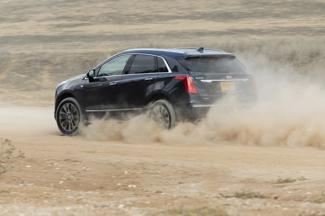 1606241-קאדילק XT5 (6).jpg