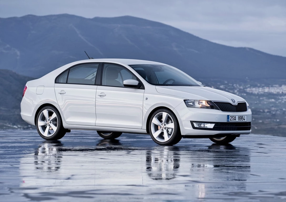 1646432-Skoda-Rapid- (10).jpg