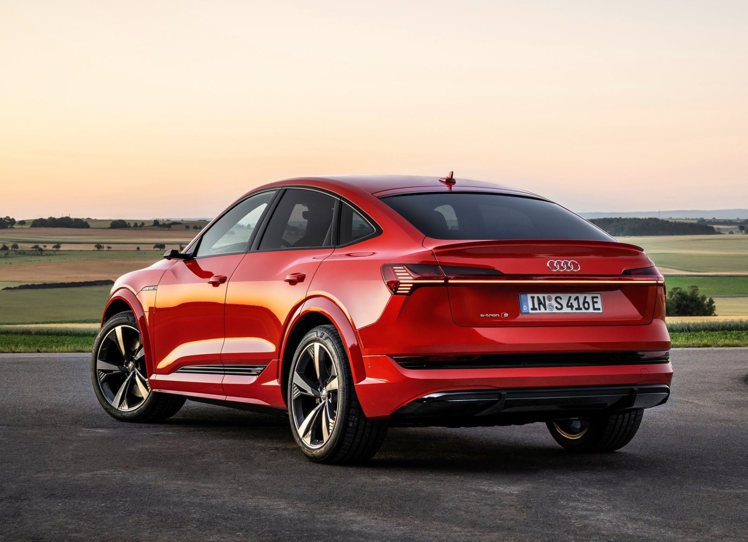 1656864-audi-e-tron_sportback-2022-02.jp