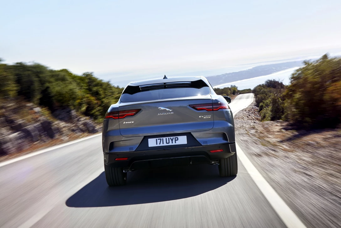 1591887-יגואר i-PACE החדש 2018 נחשף (16).jpg