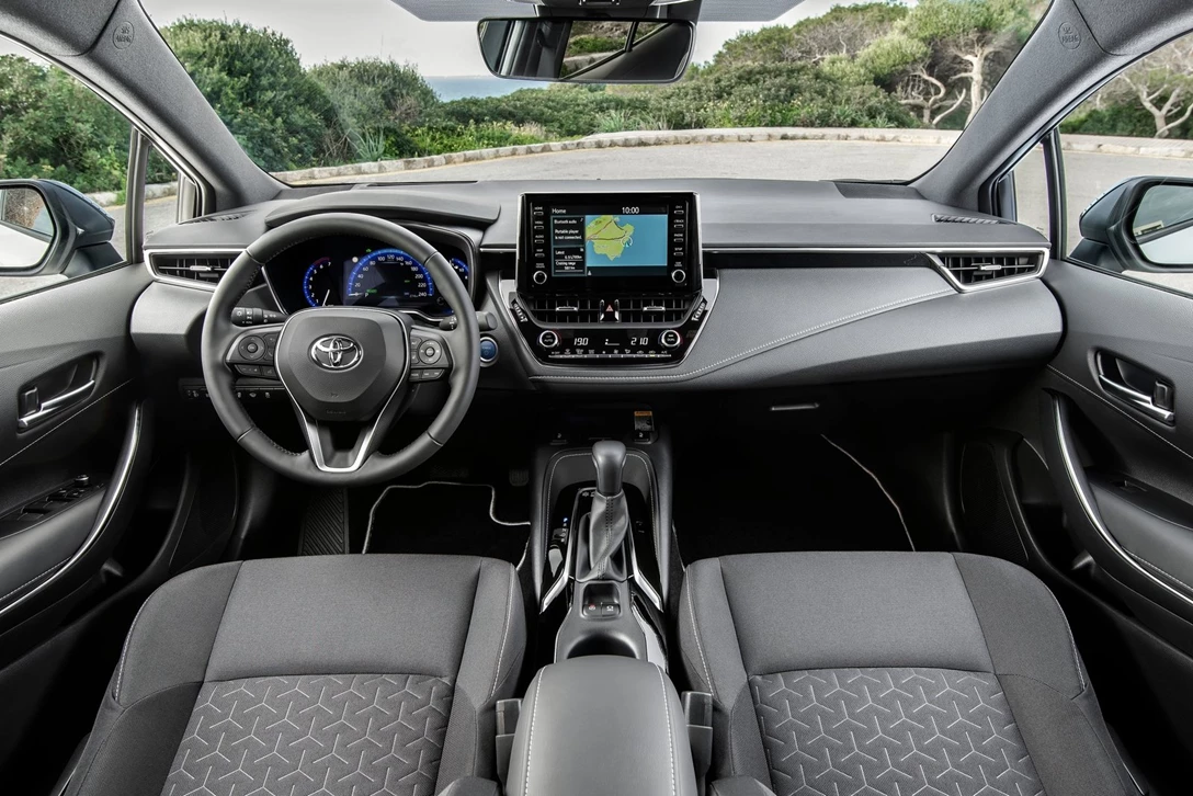 1613979-טויוטה קורולה האצ'בק קורולה סטיישן  (7).jpg