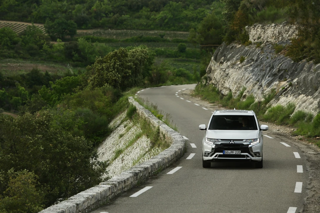 1597679-מיצובישי אאוטלנדר PHEV - השקה (13).jpg