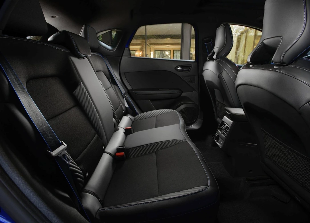 1701777-Renault-Captur E-Tech Hybrid-2024-09-FL.jpg