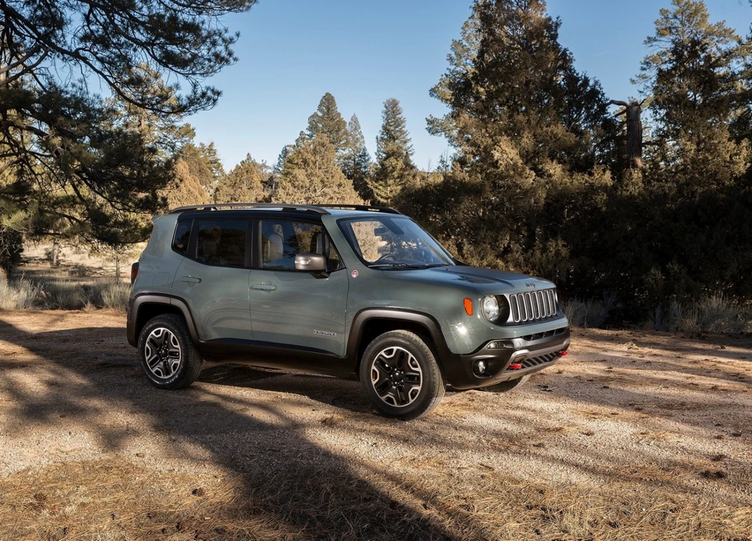 1670272-Jeep-Renegade-2017-02.jpg