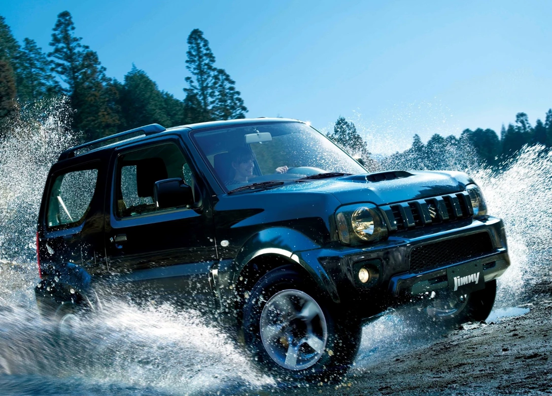 1687340-Suzuki-Jimny-2015-06.jpg
