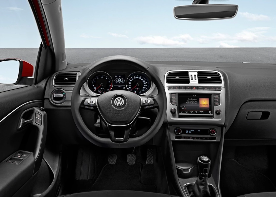 1638390-Volkswagen-Polo-2017-08.jpg