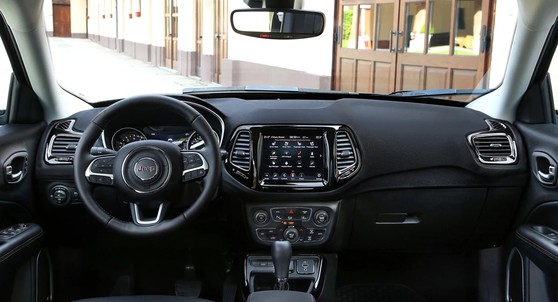 1657366-2020_jeep_compass_16_1920x1080.jpg