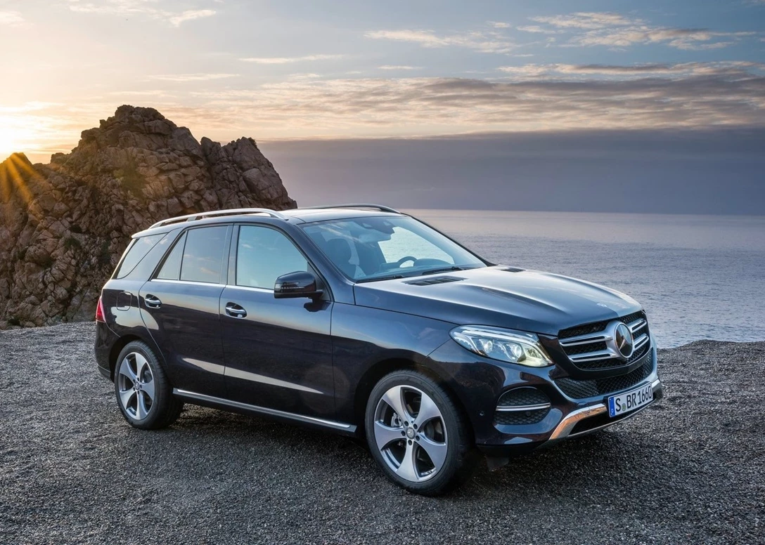 1655906-Mercedes-Benz-GLE-2018-01.jpg