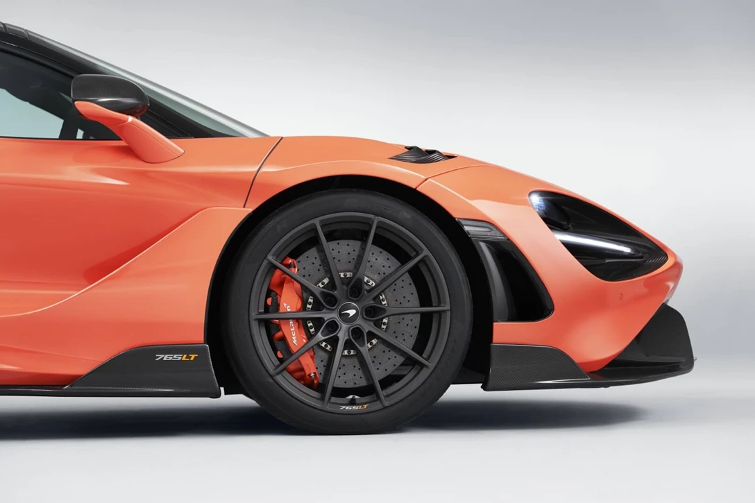 1631230-McLaren 765LT_Studio_09.jpg
