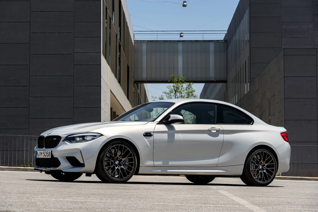 1605930-P90316176_highRes_the-new-bmw-m2-compe.jpg