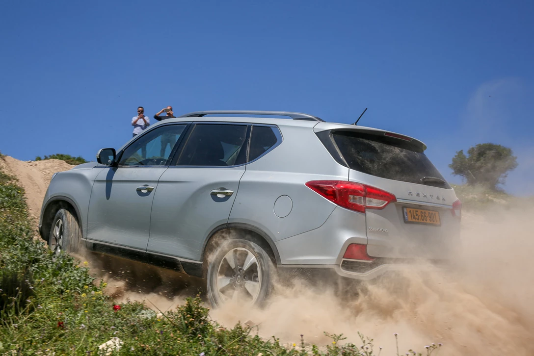 1592750-סאנגיונג רקסטון (14) .jpg