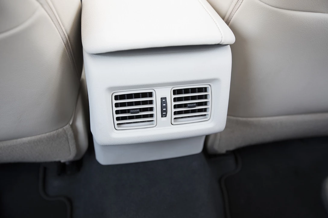 1604565-טויוטה קאמרי - מבחן דרכים 2018 (7).jpg