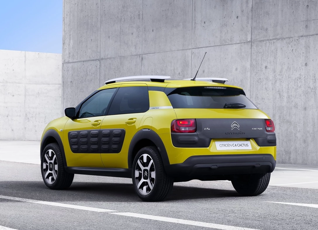 1648041-Citroen-C4_Cactus-2017-02.jpg
