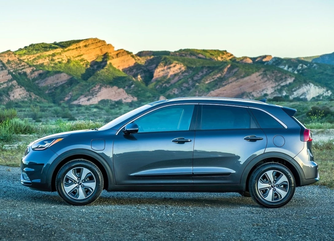 1637632-Kia-Niro_Plug-In_Hybrid-2019-04.jpg