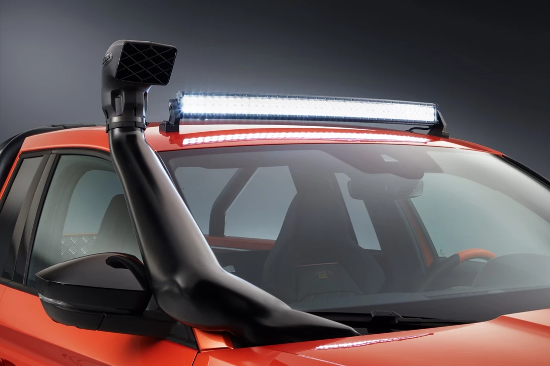 1617332-Mountiaq_raised_air_intake [Desktop Resolution].jpg