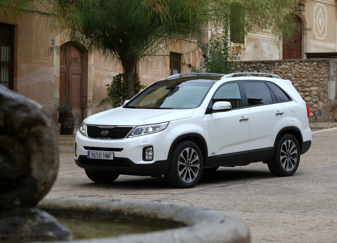 1686434-Kia-Sorento-2014-04.jpg