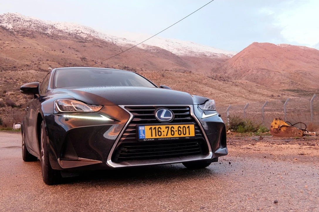 1593193-לקסוס IS מבחן דרכים (1).JPG