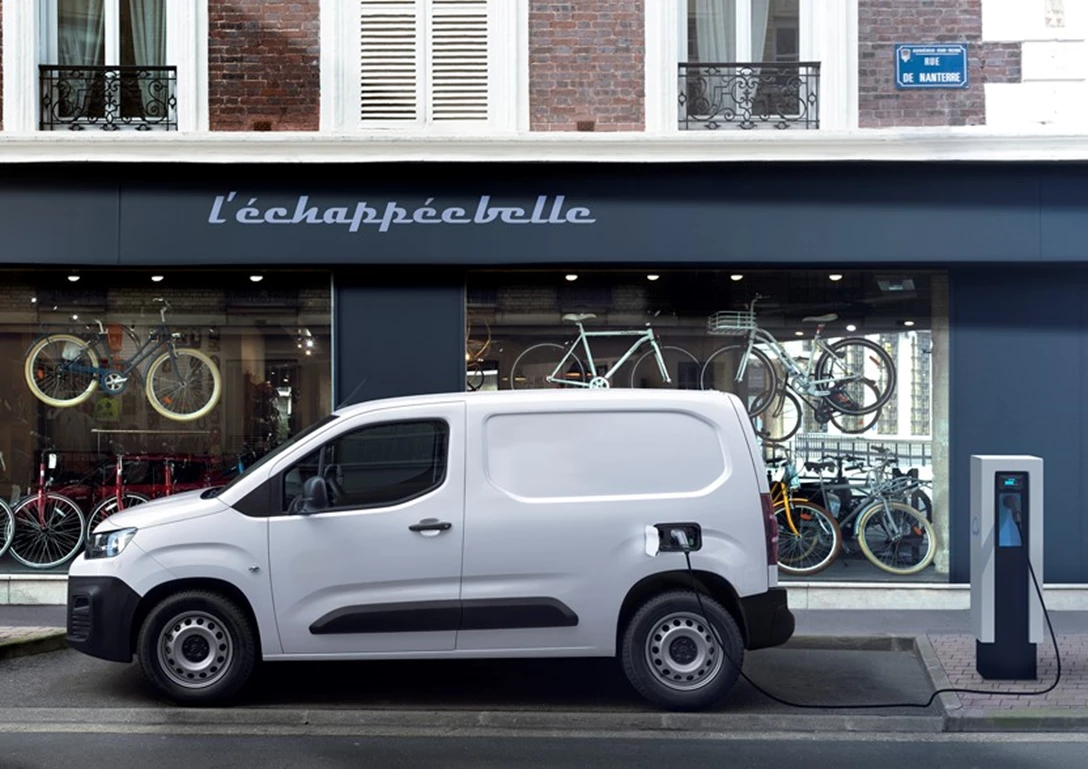 1660593-Citroen-Berlingo-2022-11.jpg