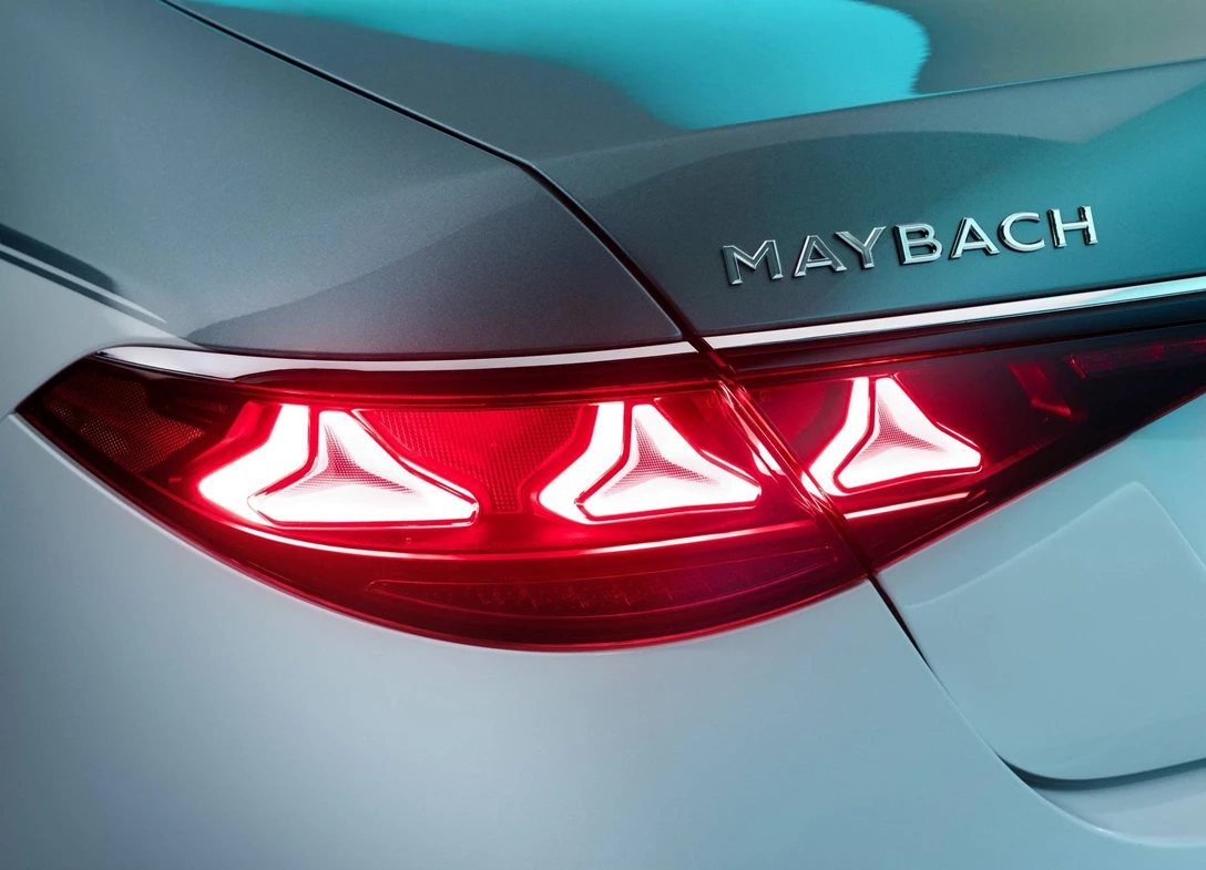 Mercedes-Benz-S-Class_Maybach-2026-10.jpg
