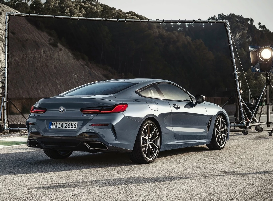 1609311-BMW-8-Series_Coupe-2019-04.jpg