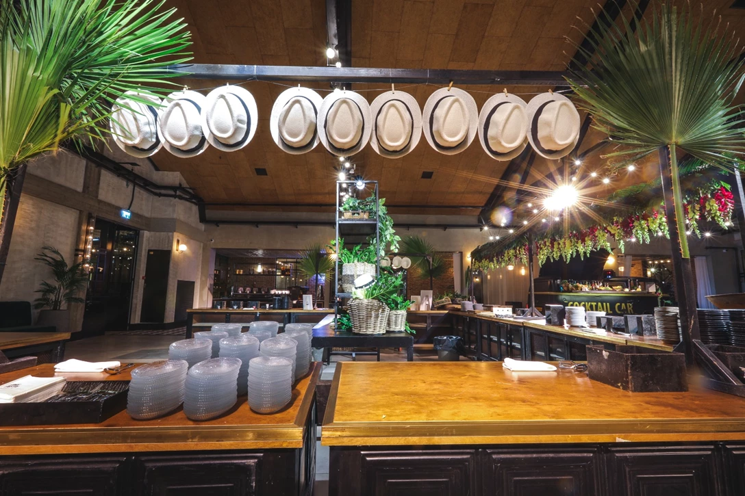 1611763-  (5 of 127).jpg