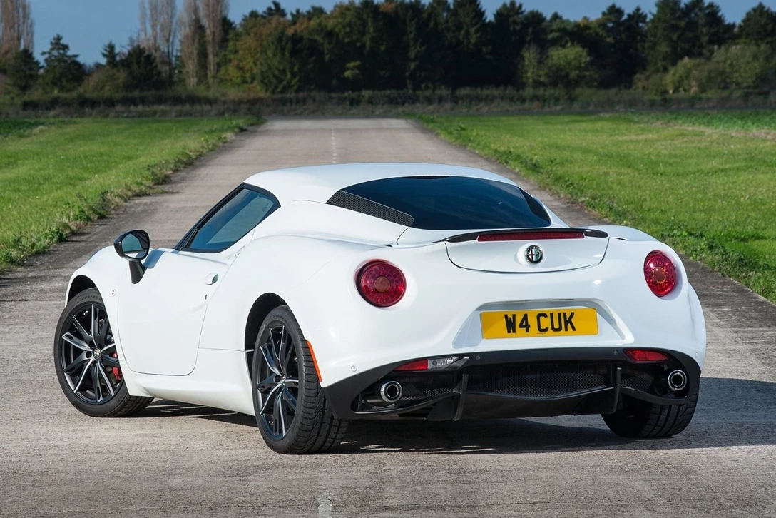 אלפא 4C קופה וספיידר