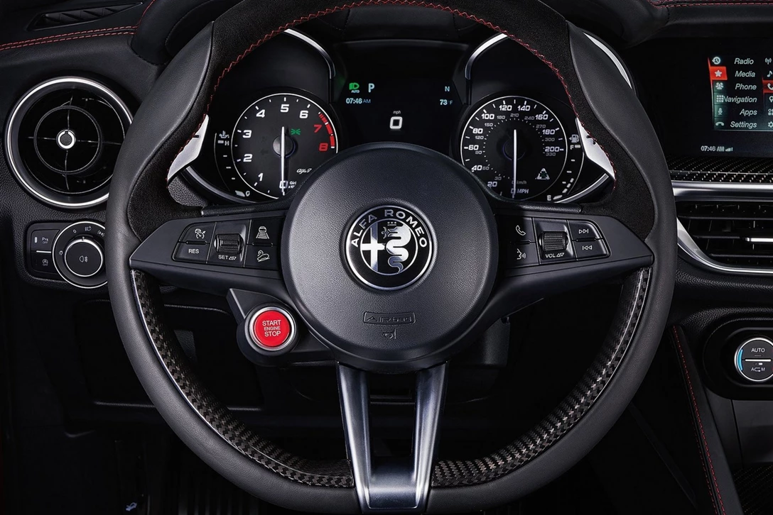 1606807-אלפא רומיאו סטלביו מבחן השקה (5).jpg