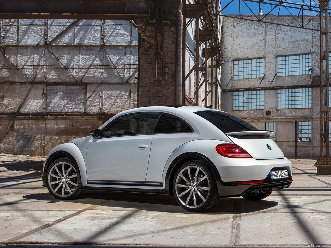 1589217-Volkswagen-Beetle 2.jpg
