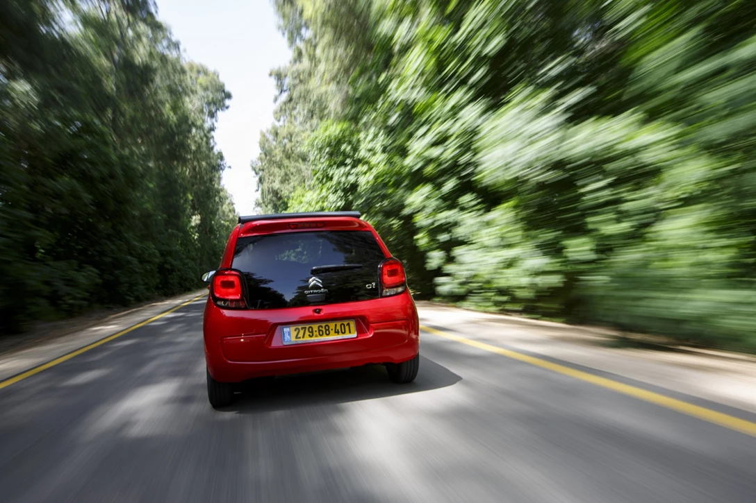 1600379-קטנות פתוחות 2018 - אופל אדם רוקס סיטרואן C1 פיאט 500 500C רנו טווינגו (11).jpg